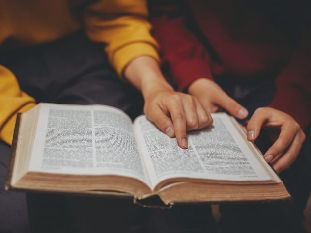 Lee más sobre el artículo Acabamos con éxito la primera formación sobre «Acercamiento al Evangelio»